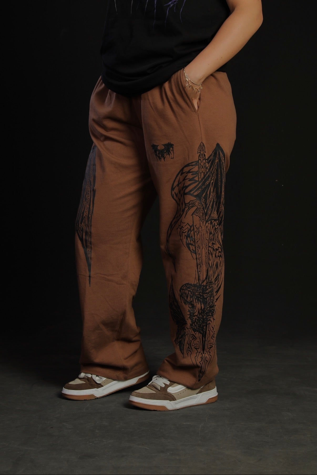 Dragon Baggy Sweatpants [DARK BROWN]